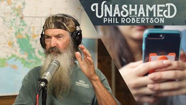 How Phil Really Felt About the End of Duck Dynasty, Texting Nightmares & Jase's Birthday | Ep 131