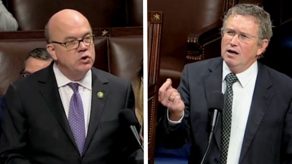 VIRAL: Massie vs Gun Grabber