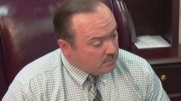 Kentucky court suspends prosecutor who allegedly had sexual relationship with, received nude photos from defendant in exchange for legal favors