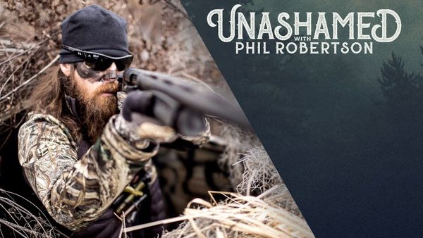 Jase Is Mistaken for a Robber, a Hilarious 'New' Land Purchase, and the Reign of Jesus | Ep 129